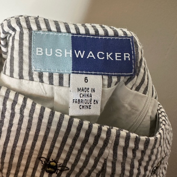 Bushwhacker Seersucker Bee Print Skirt - Picture 2 of 4